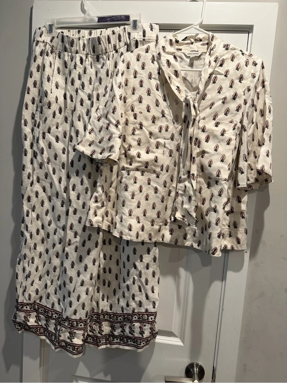 Banana Republic Wide-Leg Viscose Linen Pull-On Pants- L & Tie-Neck‎ Top Size M